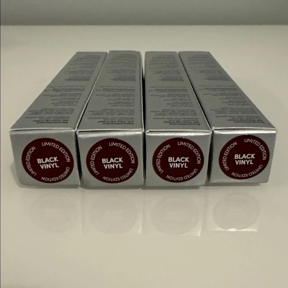 Wonderskin Lip Stain, Black Vinyl limited edition - Picture 3 of 7